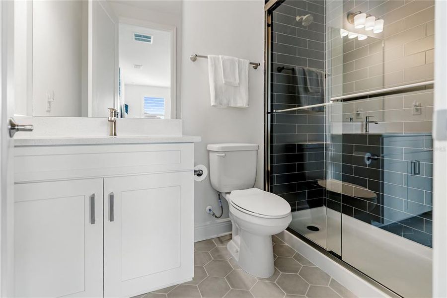 Furnished interior view inside a new home in Sweetwater at Lakewood Ranch, Bradenton (Image 48). Furnished interior view inside a new home in Sweetwater at Lakewood Ranch, Bradenton (Image 48).