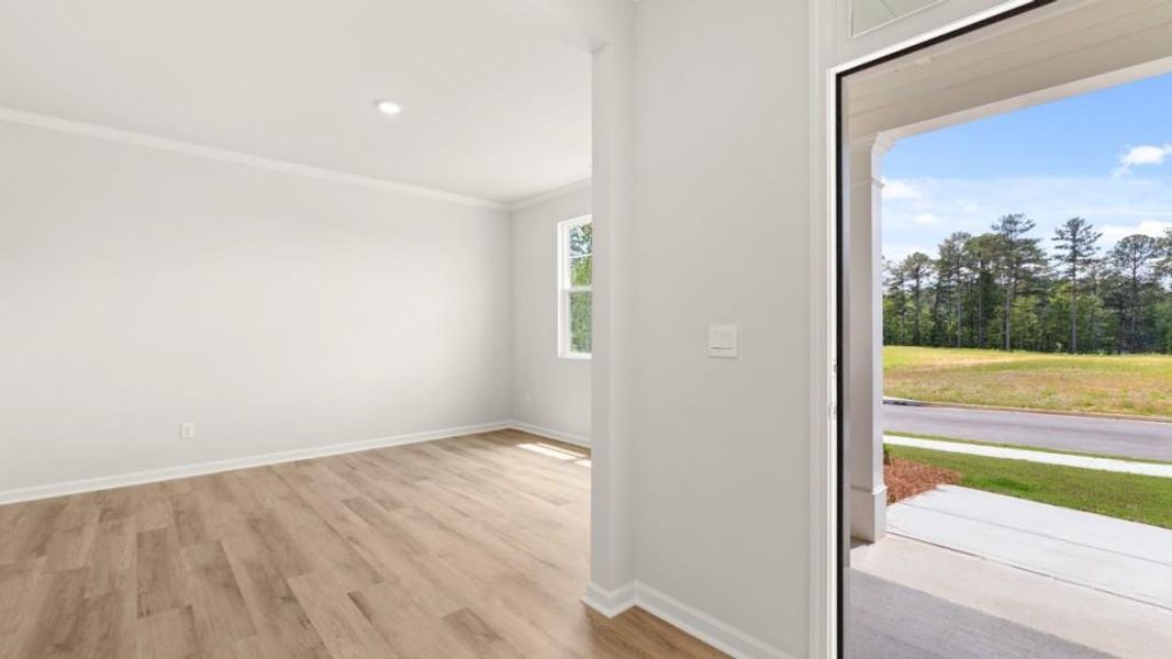 Spacious, unfurnished interior of a new home in Fairway 17 at Mirror Lake, Villa Rica (Image 13).