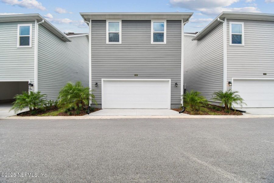 Exterior details and patio area of a home in Granville at eTown 34', Jacksonville (Image 2).