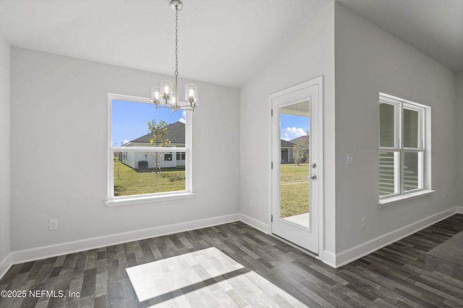 Spacious, unfurnished interior of a new home in Summerglen, Jacksonville (Image 16).