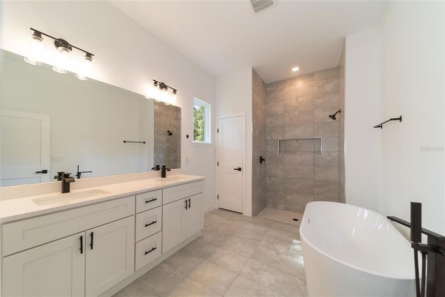 Furnished interior view inside a new home in , Citrus Springs (Image 14).