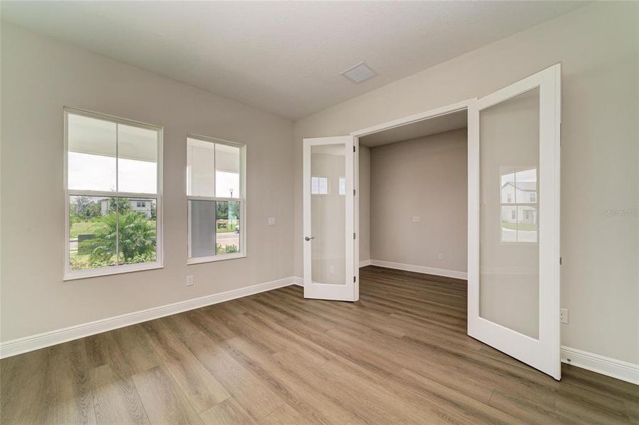 Spacious, unfurnished interior of a new home in North River Ranch, Parrish (Image 43).