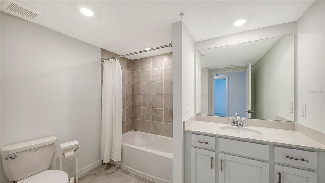 Furnished interior view inside a new home in Legends Cove, Bradenton (Image 14).