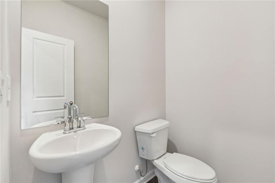 Furnished interior view inside a new home in Ivey Township, Dallas (Image 15).