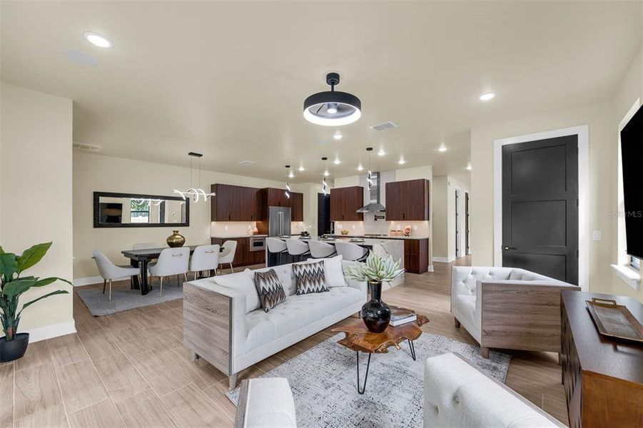 Furnished interior view inside a new home in , Orlando (Image 7).