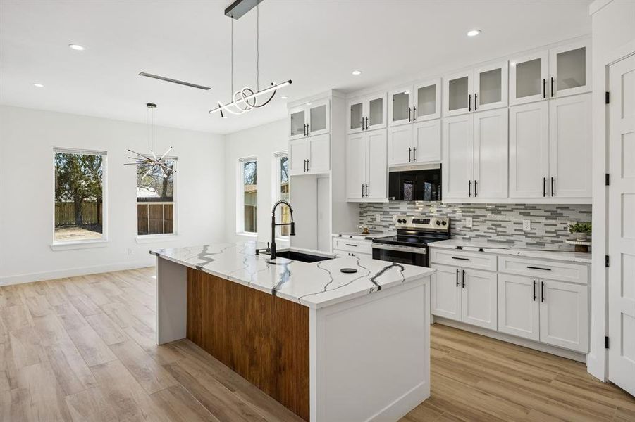 Furnished interior view inside a new home in , Dallas (Image 14).