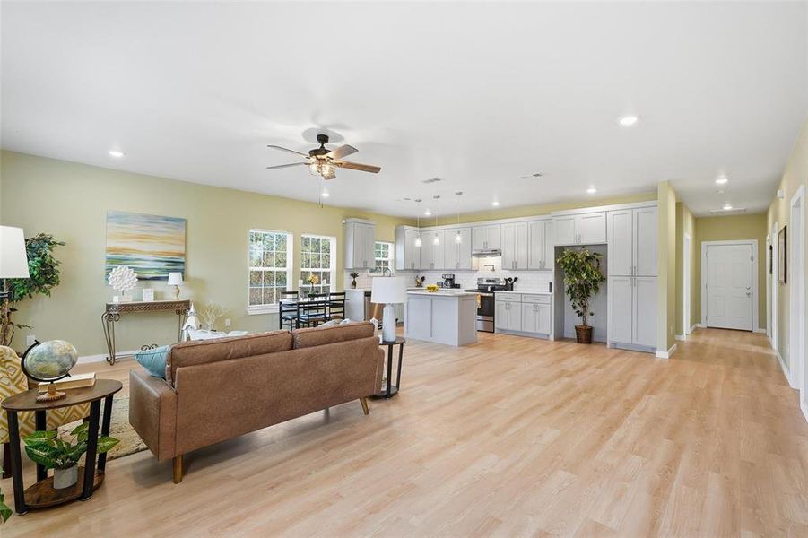 Furnished interior view inside a new home in , Gun Barrel City (Image 6).