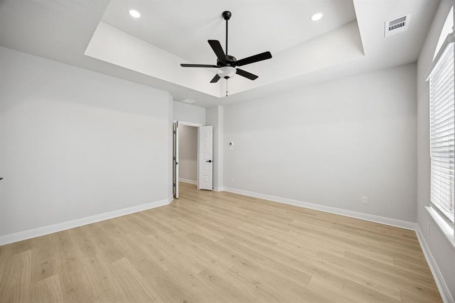Spacious, unfurnished interior of a new home in Greenville Heights, Dallas (Image 26).