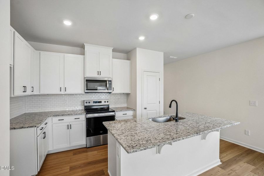 15-web-or-mls-Oakdale Dr-S3006-015 15-web-or-mls-Oakdale Dr-S3006-015
