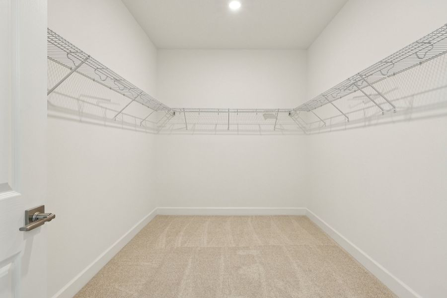 Spacious, unfurnished interior of a new home in Country Club Estates, Palm Bay (Image 5).