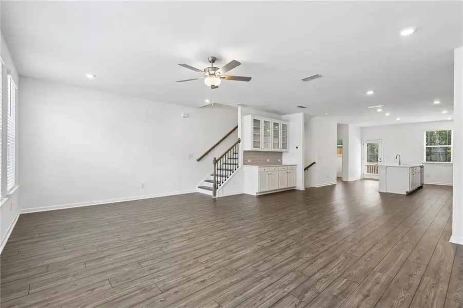 Spacious, unfurnished interior of a new home in Alder Creek, Cumming (Image 29).