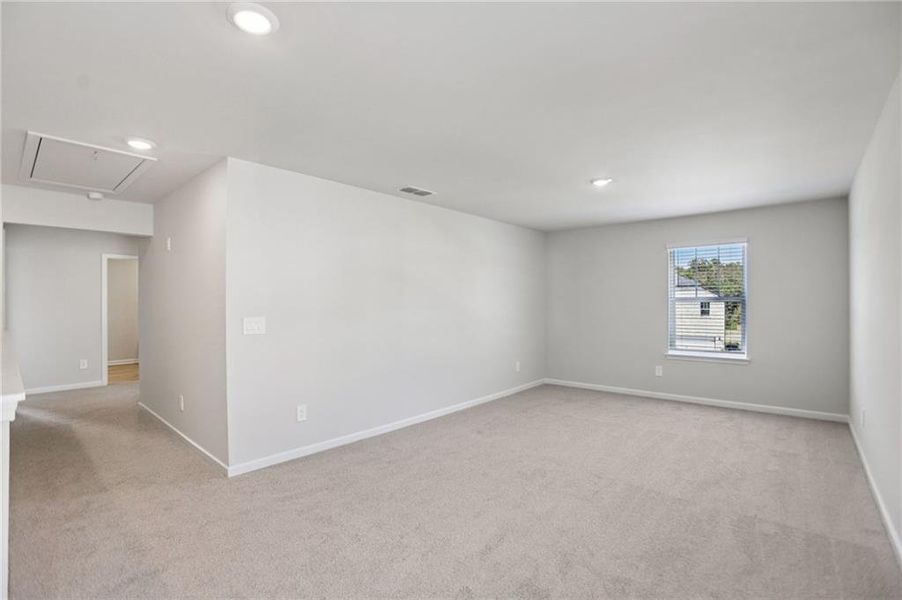 Spacious, unfurnished interior of a new home in Creekside at Oxford Park, Fairburn (Image 20). Spacious, unfurnished interior of a new home in Creekside at Oxford Park, Fairburn (Image 20).