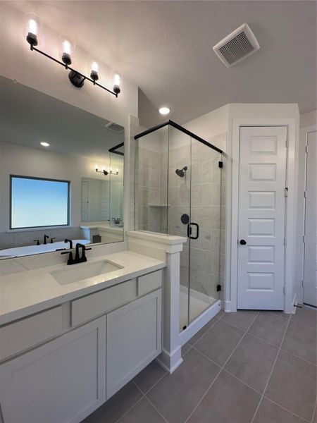 Furnished interior view inside a new home in Cross Creek West, Fulshear (Image 7).
