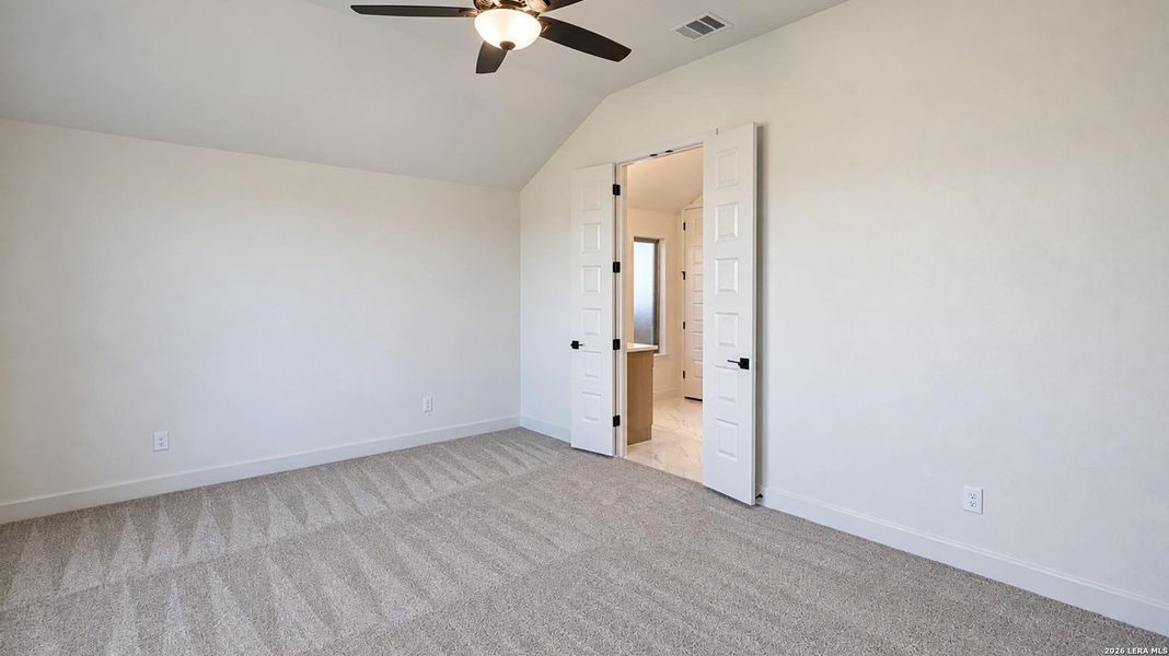 Spacious, unfurnished interior of a new home in Mayfair, New Braunfels (Image 24).