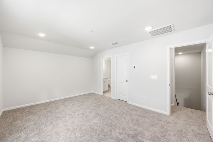 Spacious, unfurnished interior of a new home in Carriage Estates, Lexington (Image 33). Spacious, unfurnished interior of a new home in Carriage Estates, Lexington (Image 33).