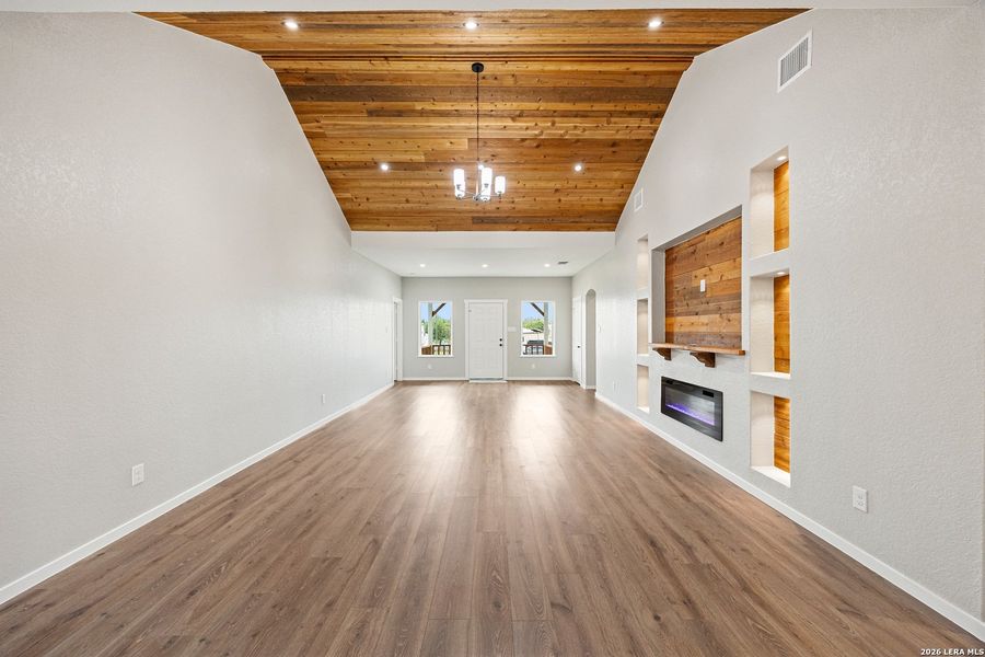 Spacious, unfurnished interior of a new home in , Somerset (Image 33).