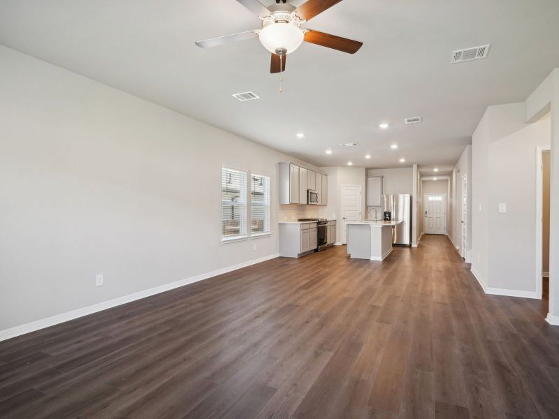 Spacious, unfurnished interior of a new home in Turner's Crossing - Reserve Collection, Buda (Image 9).