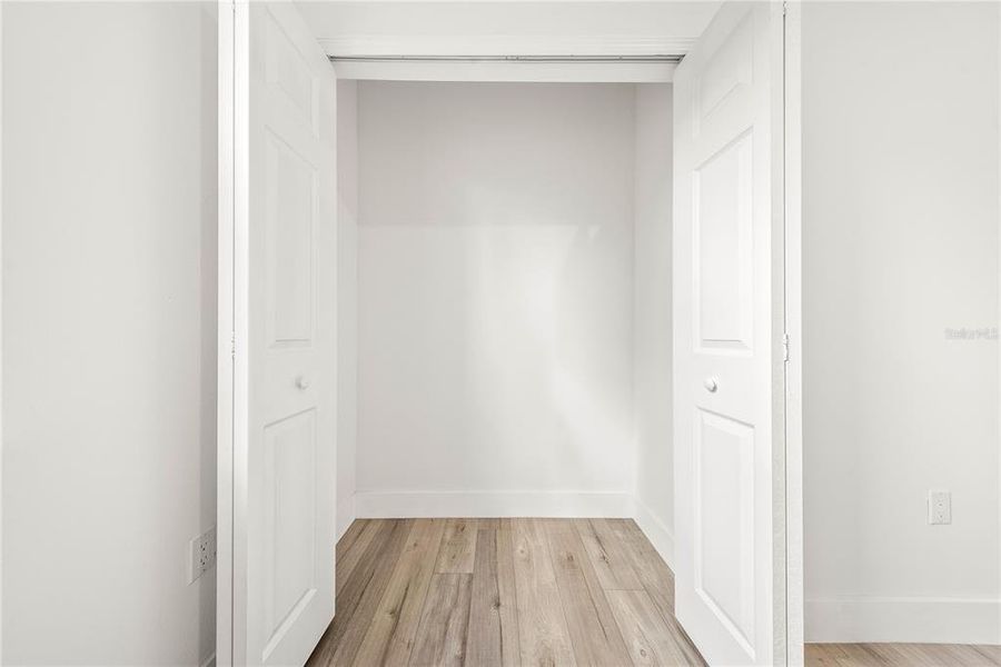 Spacious, unfurnished interior of a new home in , Dunnellon (Image 31).