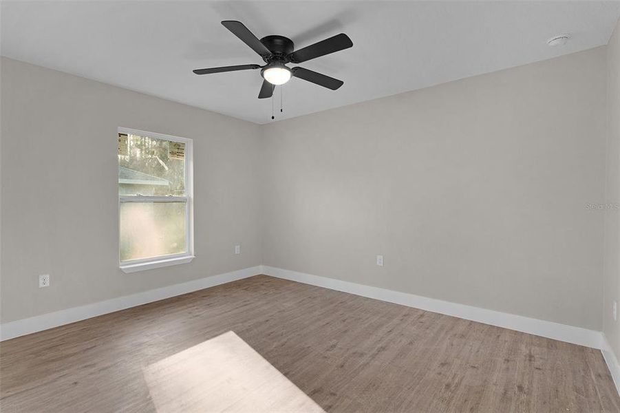 Spacious, unfurnished interior of a new home in , Citrus Springs (Image 29).