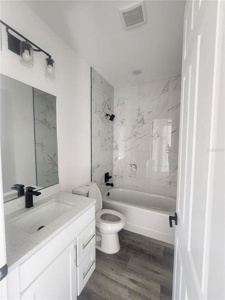 Furnished interior view inside a new home in , Dunnellon (Image 9).