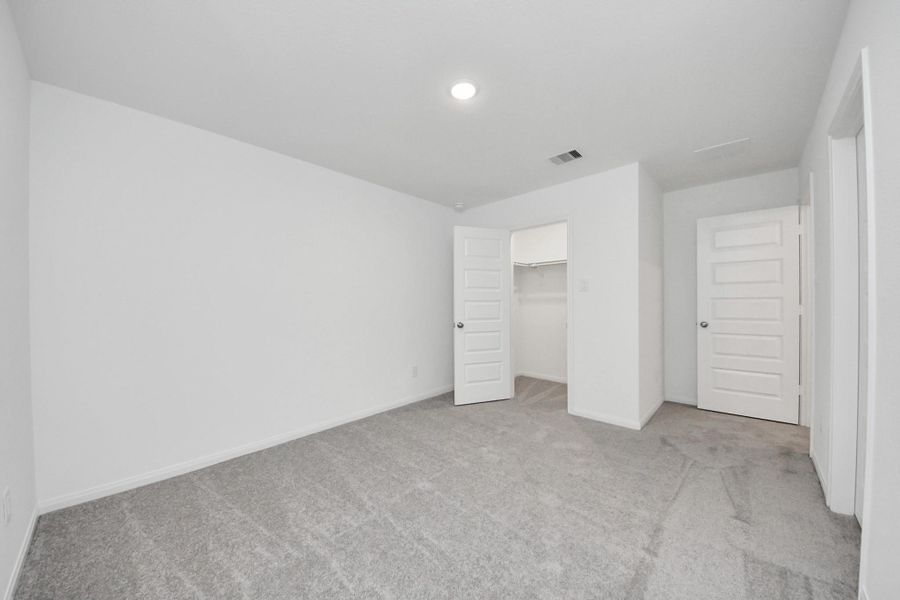 Spacious, unfurnished interior of a new home in Elyson, Katy (Image 35).