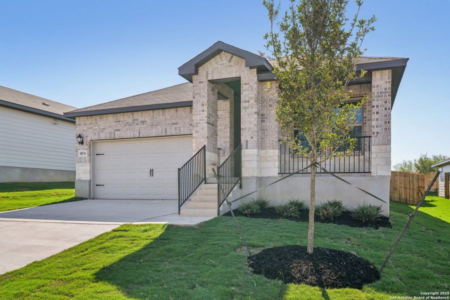 Exterior details and patio area of a home in Royal Crest, San Antonio (Image 22). Exterior details and patio area of a home in Royal Crest, San Antonio (Image 22).