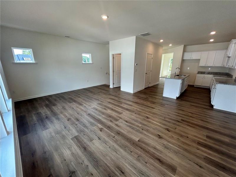 Spacious, unfurnished interior of a new home in Old Salem Crossing, Conyers (Image 10).