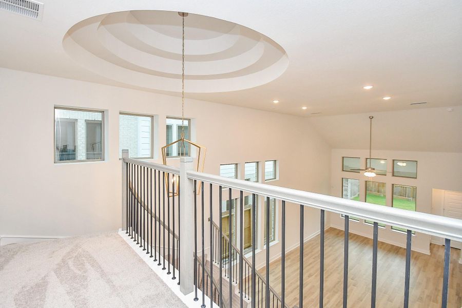 Spacious, unfurnished interior of a new home in Cross Creek West, Fulshear (Image 22).