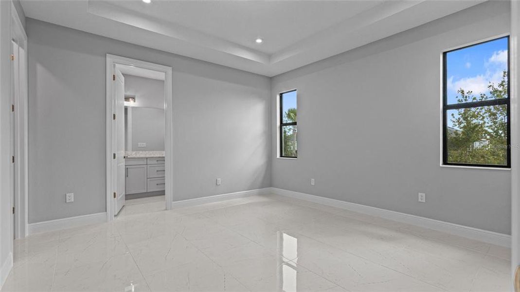 Spacious, unfurnished interior of a new home in Woodland Preserve, Parrish (Image 15).
