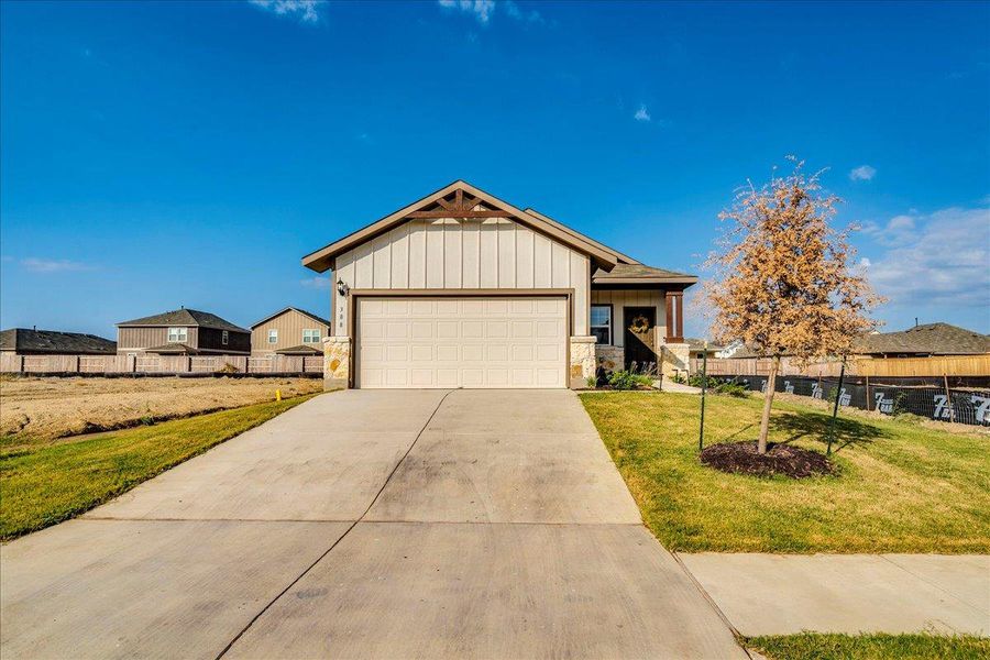 Welcome Home to 388 Begonia! Welcome Home to 388 Begonia!