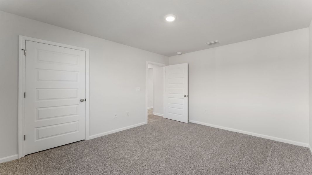 Representative unfurnished interior of a home built from the Lakeside by D.R. Horton in Sunny Hills, Chipley (Image 24).