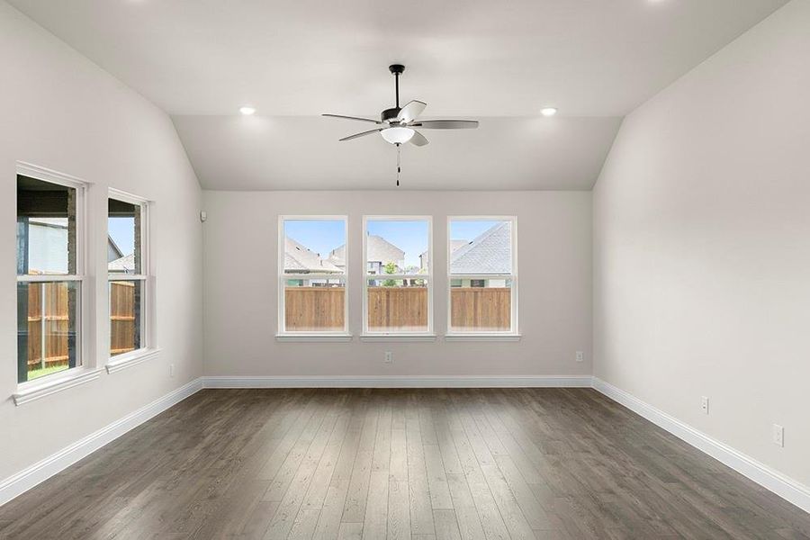 Spacious, unfurnished interior of a new home in Walden Pond, Forney (Image 28).