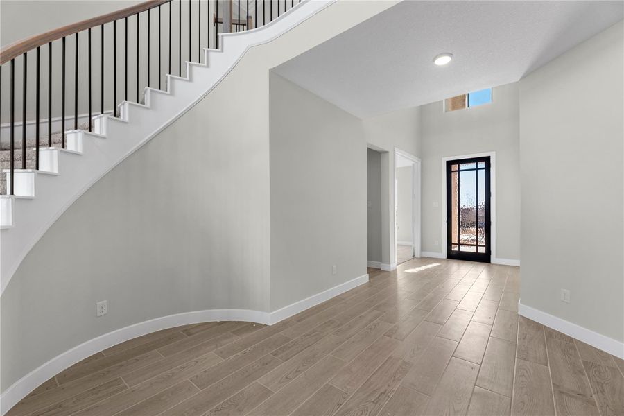 Spacious, unfurnished interior of a new home in Austin Point, Richmond (Image 16).