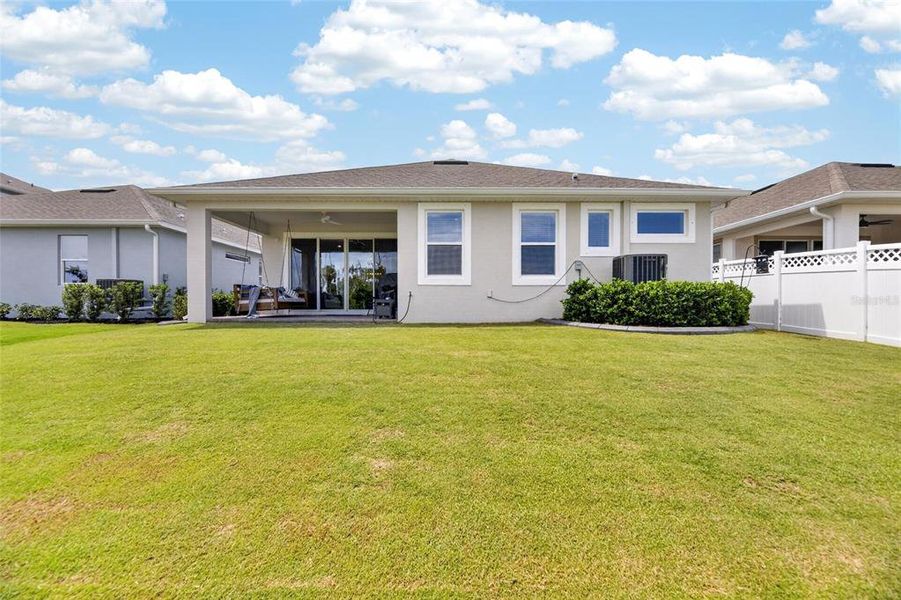 Exterior details and patio area of a home in , Apollo Beach (Image 29).