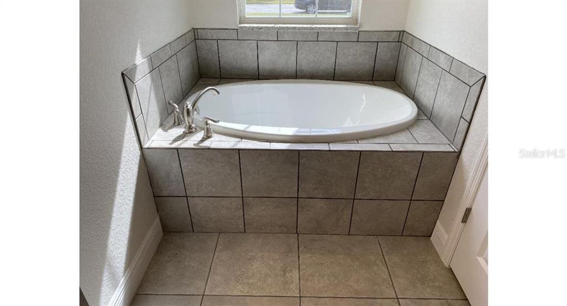 Close-up of interior finishes inside a home in , North Port (Image 6). Close-up of interior finishes inside a home in , North Port (Image 6).