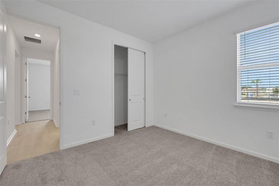 Spacious, unfurnished interior of a new home in Crossroads at Kelly Park, Apopka (Image 24).