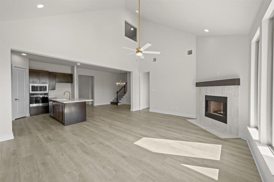 Spacious, unfurnished interior of a new home in The Retreat, Waxahachie (Image 31). Spacious, unfurnished interior of a new home in The Retreat, Waxahachie (Image 31).