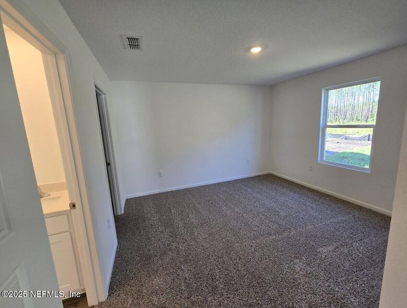 Spacious, unfurnished interior of a new home in Copes Landing, Jacksonville (Image 16). Spacious, unfurnished interior of a new home in Copes Landing, Jacksonville (Image 16).