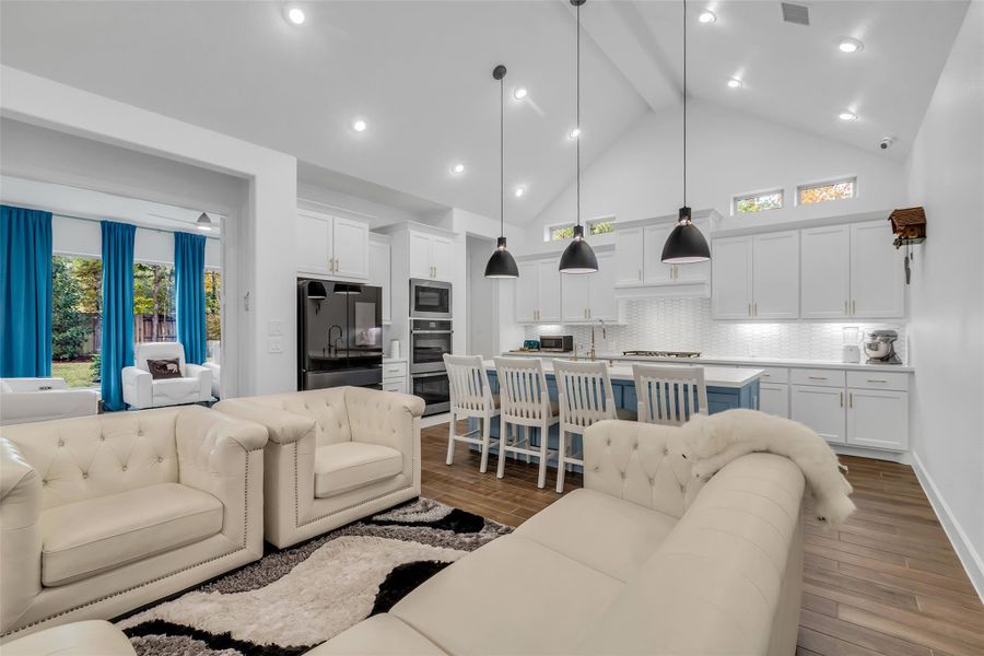 Furnished interior view inside a new home in The Woodlands Hills 75', Conroe (Image 11). Furnished interior view inside a new home in The Woodlands Hills 75', Conroe (Image 11).