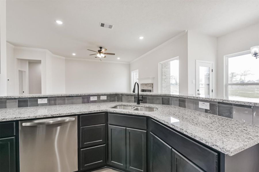 Furnished interior view inside a new home in , Baytown (Image 15).