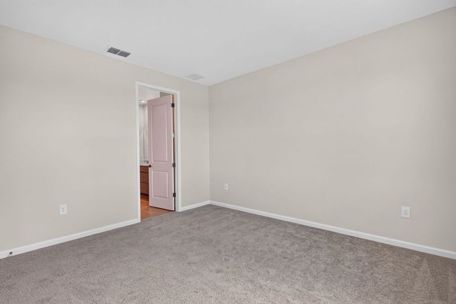Spacious, unfurnished interior of a new home in Wellen Park, Venice (Image 18). Spacious, unfurnished interior of a new home in Wellen Park, Venice (Image 18).