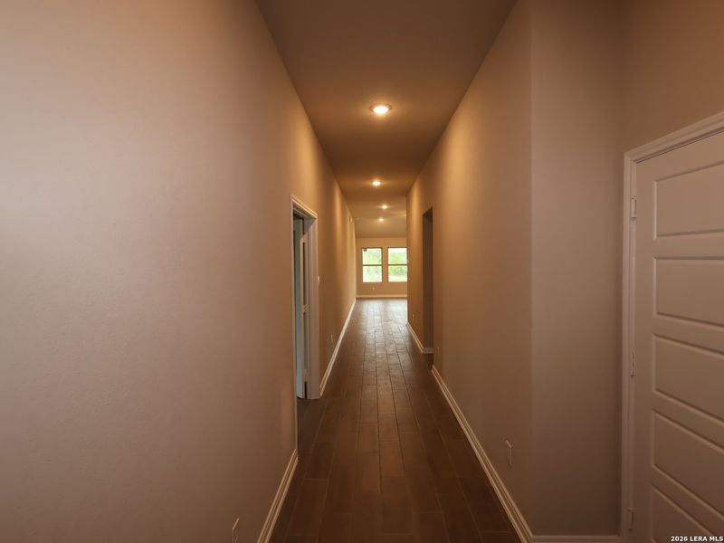 Spacious, unfurnished interior of a new home in Chaparral Ranch, Floresville (Image 18).