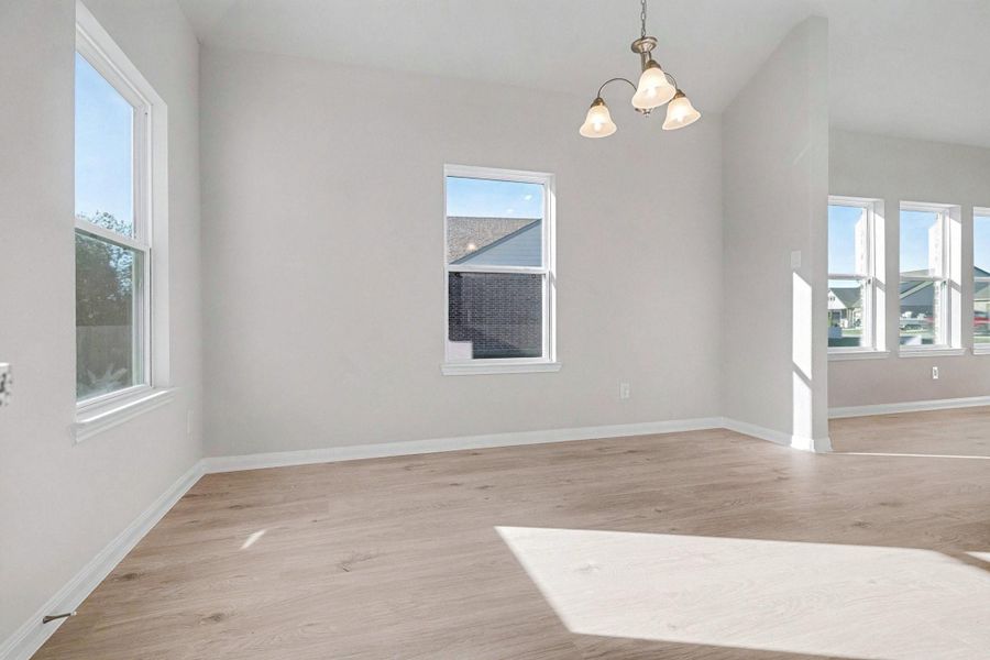 Spacious, unfurnished interior of a new home in Lake Conroe Hills, Willis (Image 8).