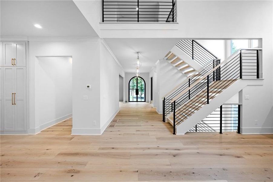 Spacious, unfurnished interior of a new home in , Alpharetta (Image 39). Spacious, unfurnished interior of a new home in , Alpharetta (Image 39).