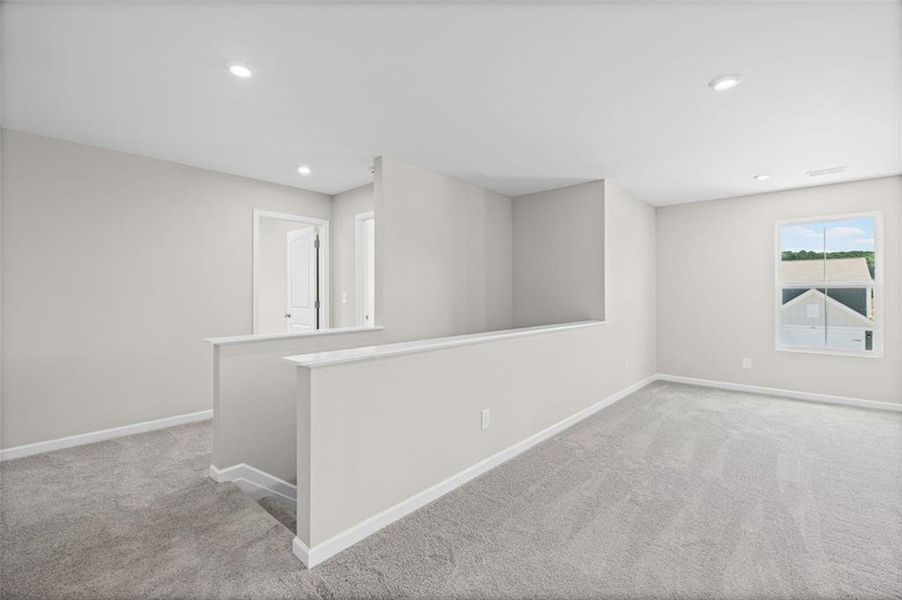 Spacious, unfurnished interior of a new home in Three Rivers, Rome (Image 33).