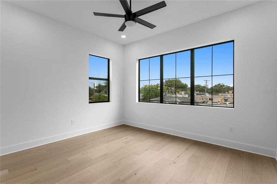 Spacious, unfurnished interior of a new home in , Tampa (Image 51).