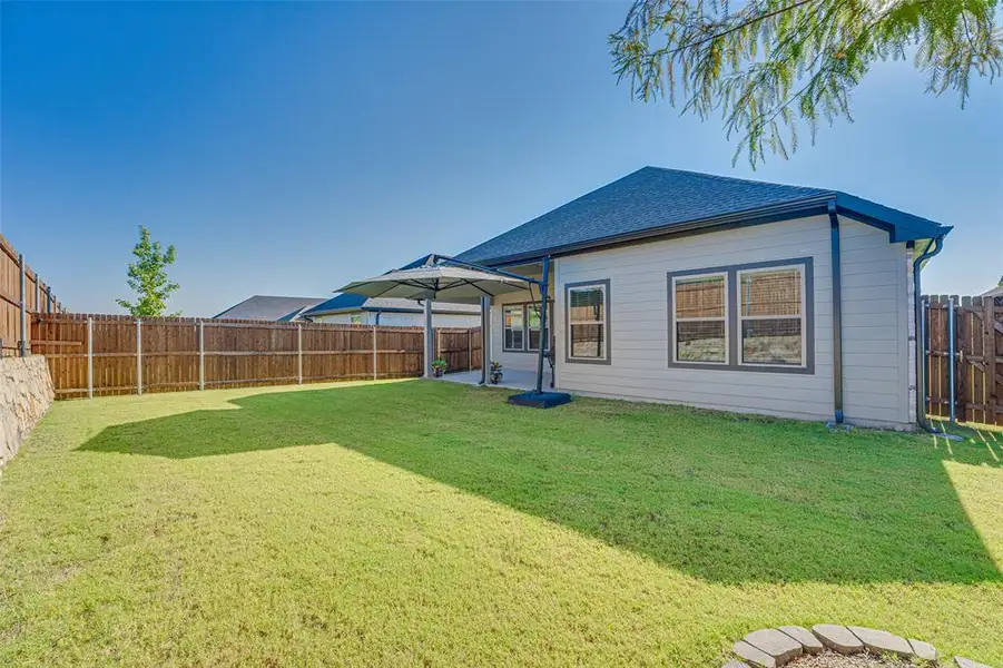 Exterior details and patio area of a home in , Lavon (Image 2).