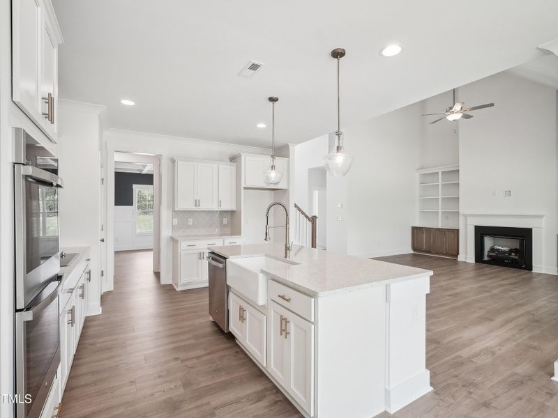 11-print-Hewitt Woods Dr-1104-012