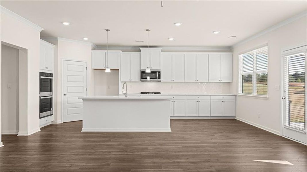 Spacious, unfurnished interior of a new home in Westland, Bogart (Image 8).