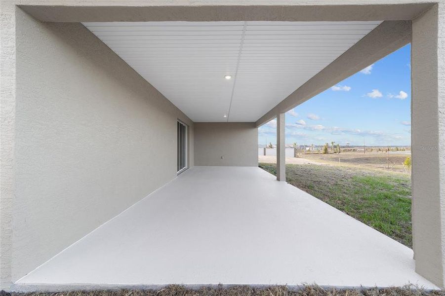 Exterior details and patio area of a home in Calesa Township, Ocala (Image 27).
